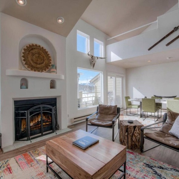 Lake Dillon Views! Modern, Spacious Townhome Near Ski Resorts
