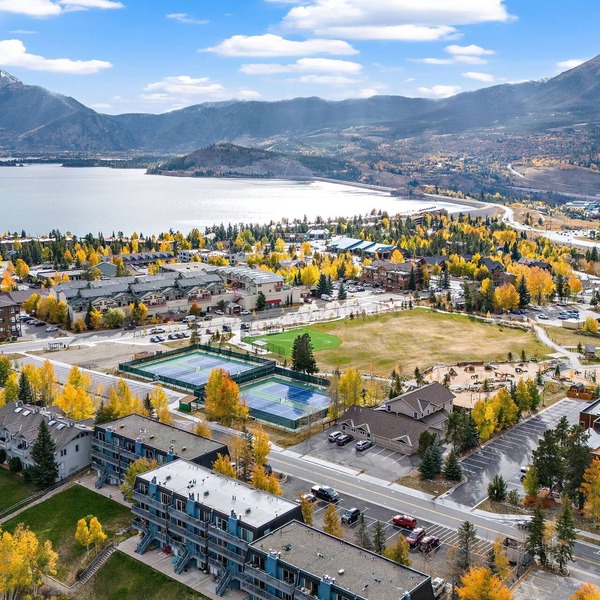 Lake Dillon Views! Sunny Ski Days & Spring Fun