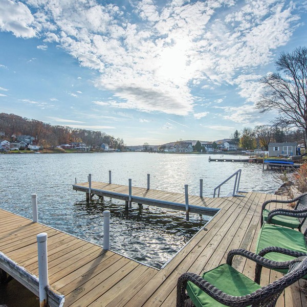 Lake Front Home w/Dock, Kayak, Canoe Right On Lake Hopatcong w/AC Wifi Huge Deck