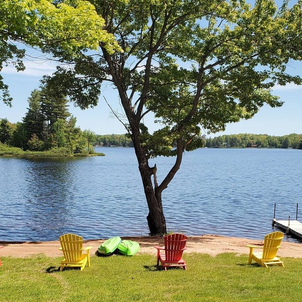 LAKE FRONT LODGE at Lake Roland