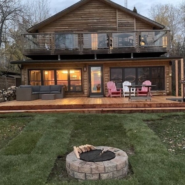 Lake Front, Timber Frame with Hot Tub