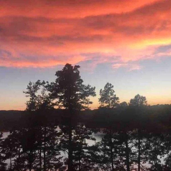 Lake Keowee Lake Front Home ~ Wine and Art Gallery excellent for thanksgivings
