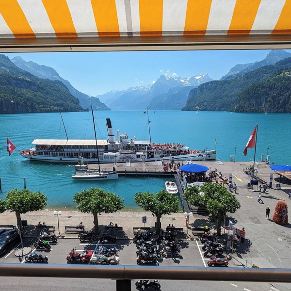 Lake Lucerne apt: spectacular lakeside view, central, family friendly