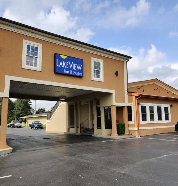 Lake View Inn & Suites