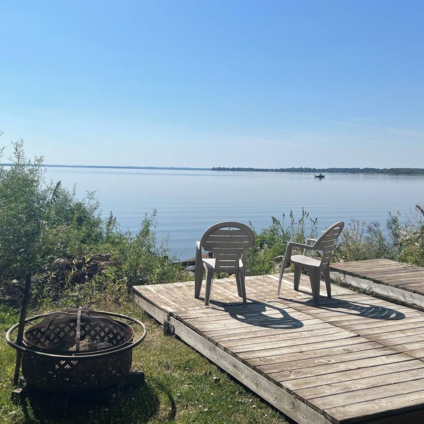 Lakefront Access Cottage on Lake Koshkonong