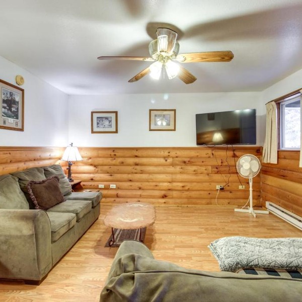 Lakefront Bemidji Getaway w/Community Beach!