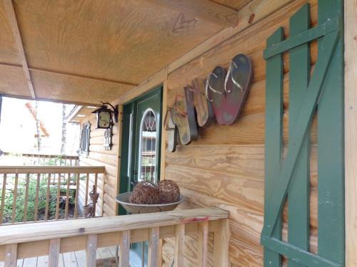 Lakefront Cottage with Spa Perfect for Water Activities in Mount Ida, Arkansas