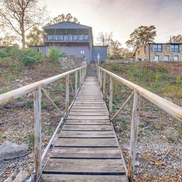 Lakefront Eucha Escape w/Views & Boat Slip!