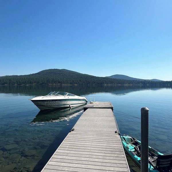 Lakefront Fun Vacation on the best lake in NW Montana with your own Dock & Beach
