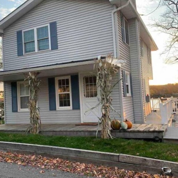 Lakefront Home!