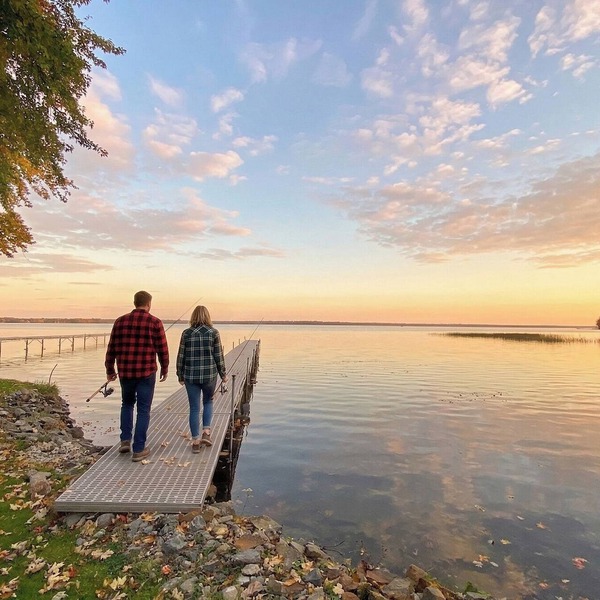 Lakefront home, large firepit patio, Game room!