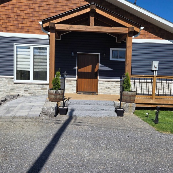 Lakefront Home With Wheelchair Access, Private Boat Launch, Clean and New