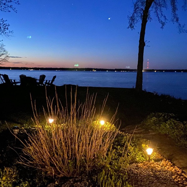 Lakefront home with patio, dock , kayaks , fire-pit a perfect family getaway!