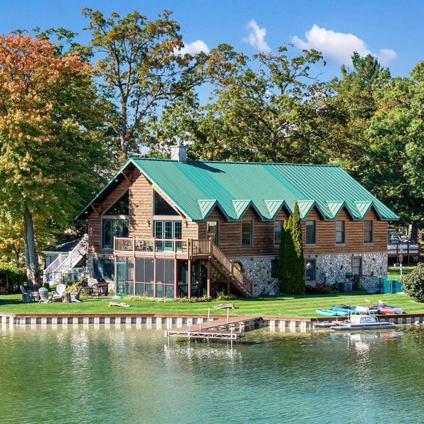 Lakefront Lodge w/Indoor Hot Tub - Sleeps 19