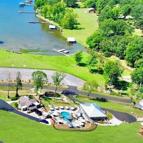 LAKEFRONT Mini-Resort Sleeps 32! Pool, hot tub, kayaks, fire pits, & more!