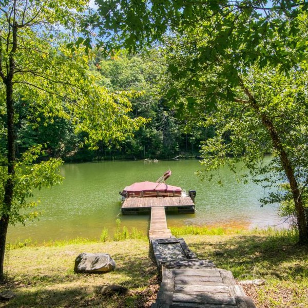 Lakefront Oasis
