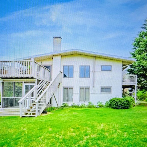 Lakefront on Chesapeake in North Dewey