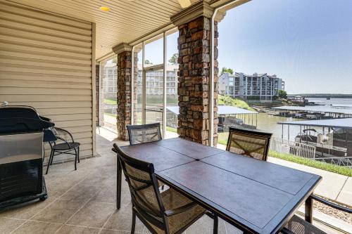 Lakefront Patio, Pool Access! Lands End Condo