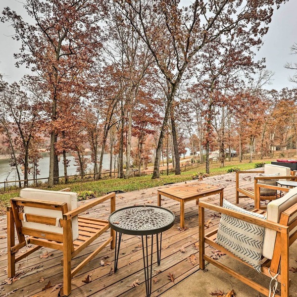 Lakefront Rogers Getaway w/Hot Tub & Deck!