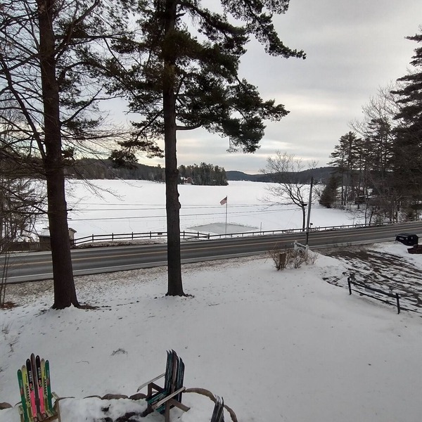 Lakefront spacious contemporary. Large families welcome. Ski GORE nearby!