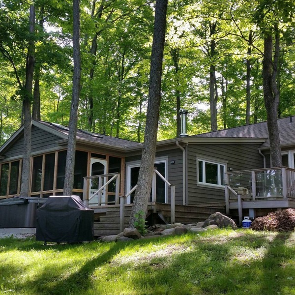 Lakefront Spectacle In Beaver Valley/Lake Eugenia