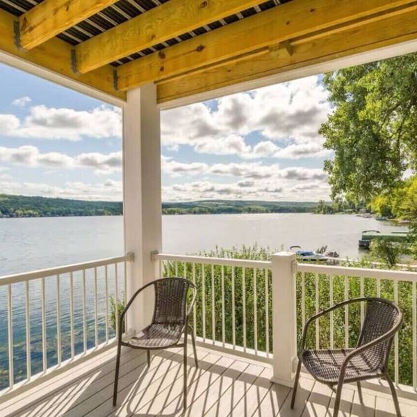 Lakefront Sunrise Suite 2