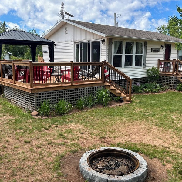 Lakeside Beach Cottage "Salty Shores" Lic #2031037