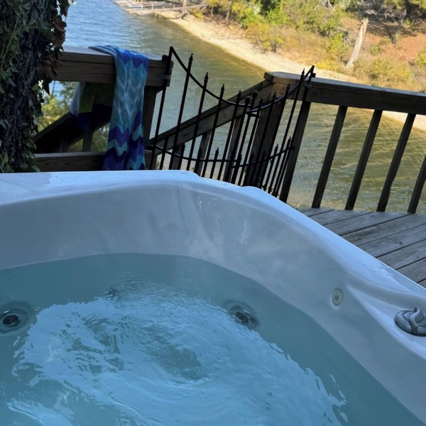 Lakeside, Boat Dock and Hot Tub with this small quaint cottage.