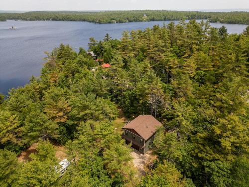 Lakeside Getaway Fox Point Cabin