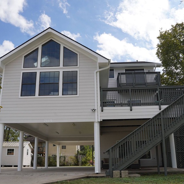 Lakeside Luxury: Recently Renovated in lovely Kemah