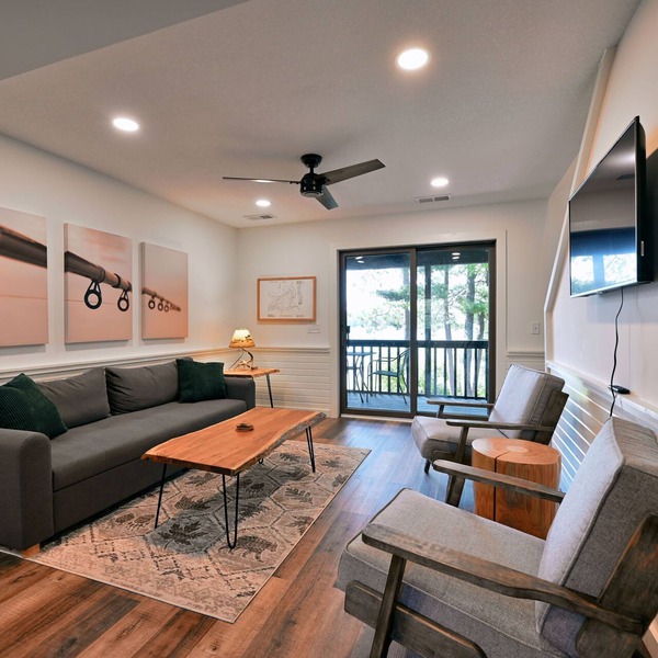 Lakeside Mudding Bear Condo: Beach, Sauna, Club Room, Private Balcony