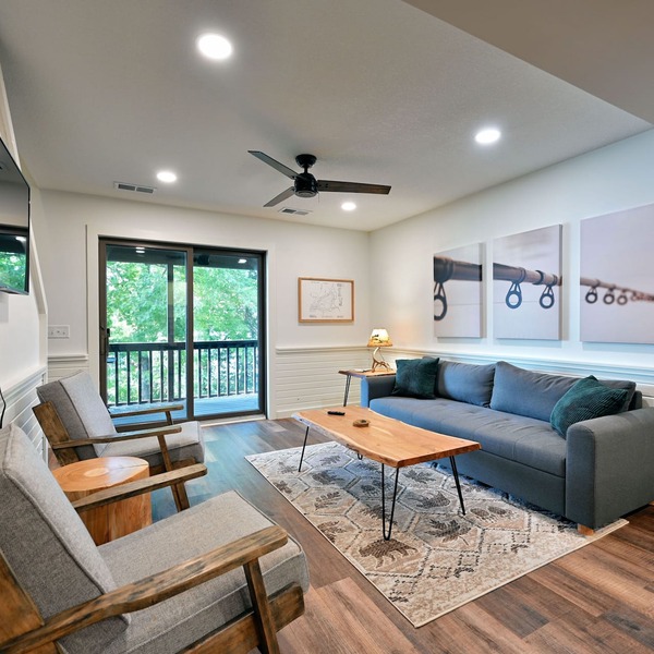Lakeside Swimming Bear Condo: Beach, Sauna, Club Room, Private Balcony