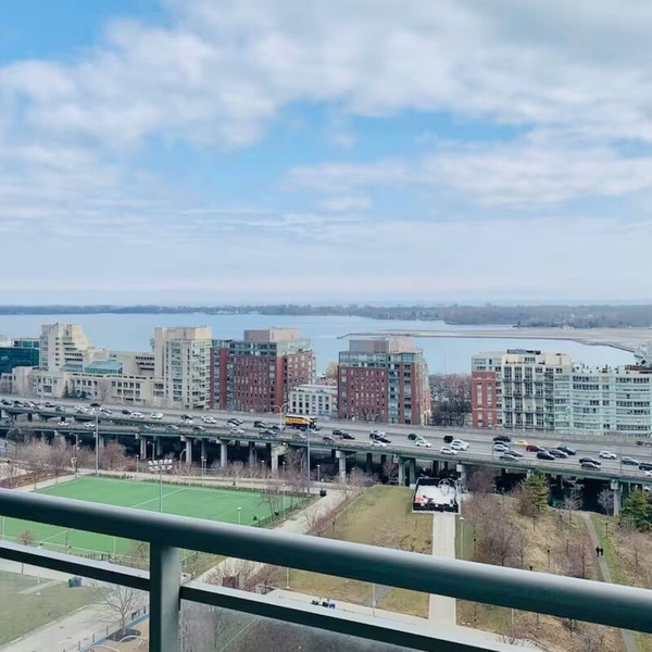 Lakeview 2B2B Modern Condo/FreeParking