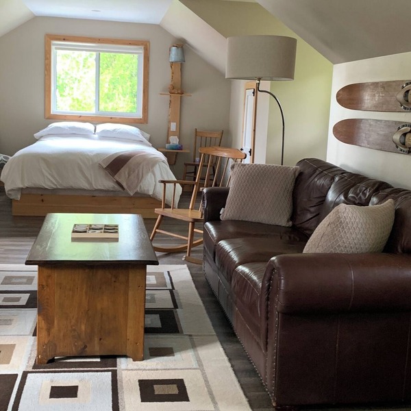 Lakeview Loft Retreat