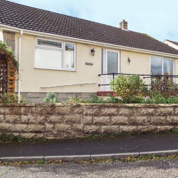 LAMORA, pet friendly, with a garden in Cheddar