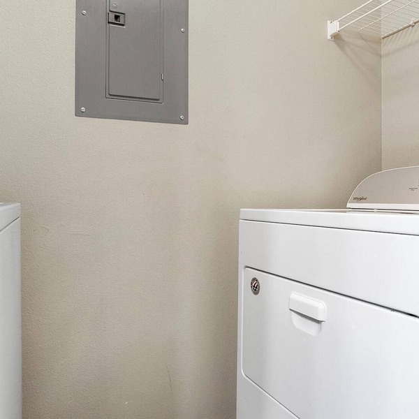 Landing | Chic 2BD, Courtyard, Clubhouse