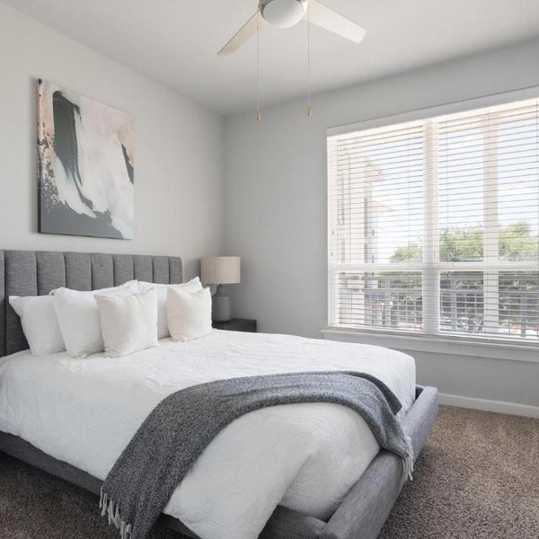 Landing Incredible 1BD Pool Gym
