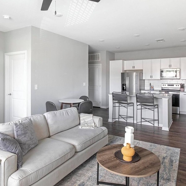 Landing | Incredible 2BD, Pool, Gym