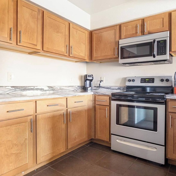 Landing | Modern 2BD, Clubhouse, Pool