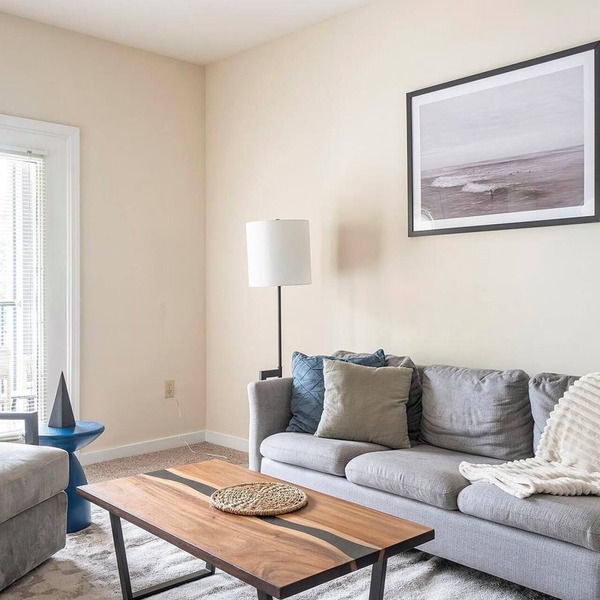 Landing | Modern 2BD, Pool, Gym