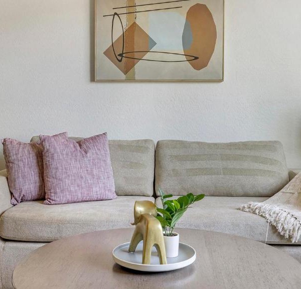 Landing Spectacular 1BD Yoga Studio Gym