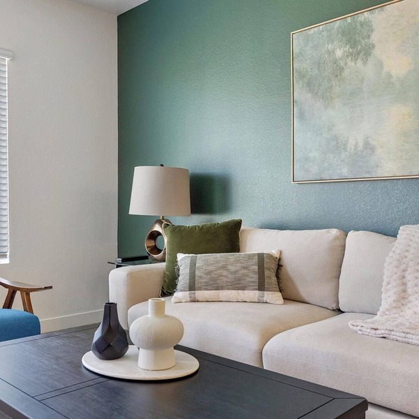 Landing | Stunning 2BD, Pool, Clubhouse