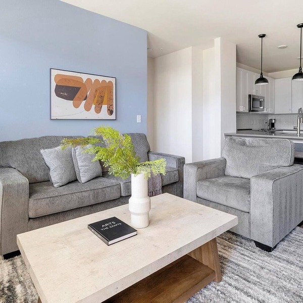 Landing | Stylish 2BD, Pool, Gym