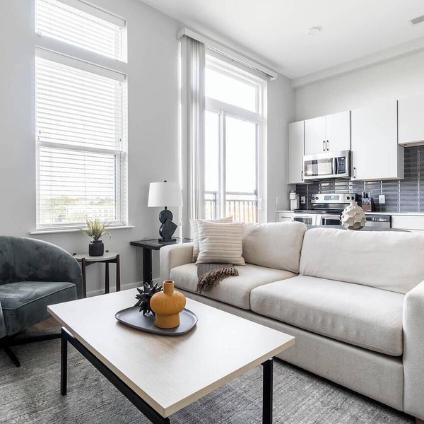 Landing | Stylish Studio, Pool, Gym
