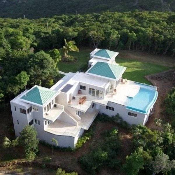 Langarra: Contemporary, Pristine Estate w/Endless View, 2 Semi-Private Beaches