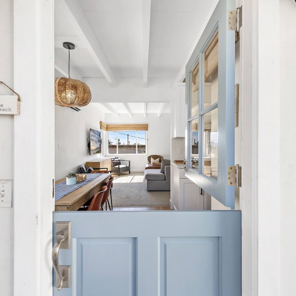 Lantern District cottage- close to downtown/harbor- one bedroom/one bath