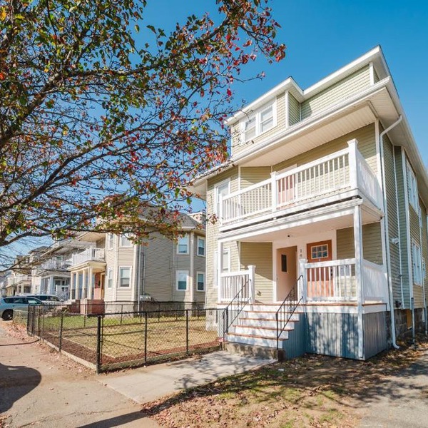 Large 3BR & 2BA Milton Apt w Free Parking, Balcony, TV, AC 141