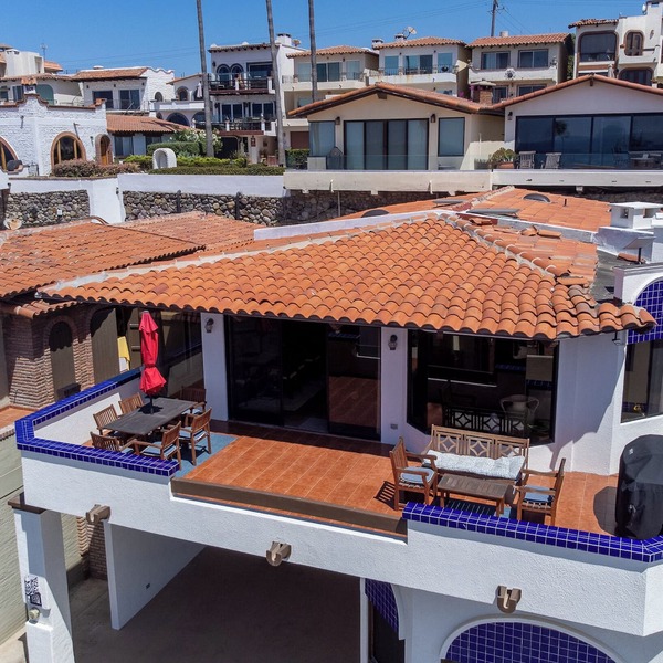 Large 4 Bedroom Luxury Home in Las Gaviotas!