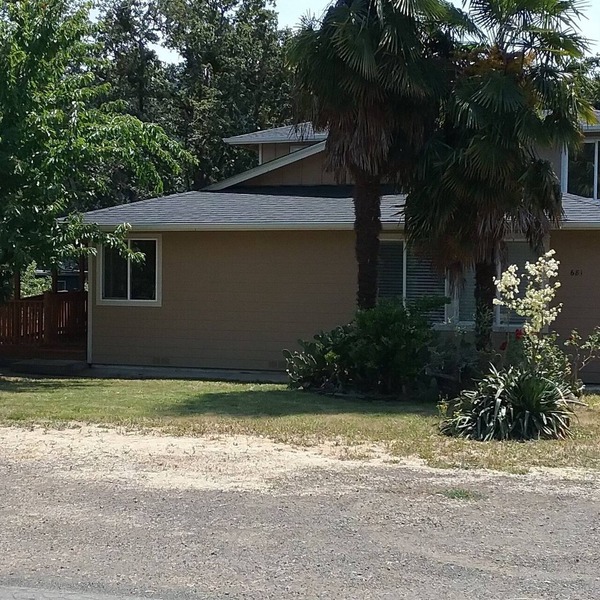 Large 7 bd 5 bath house. A few miles from wildlife safari. Gourmet kitchen