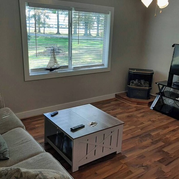 Large Back Deck Cottage with Spectacular Sunset Views of North Indian Lake